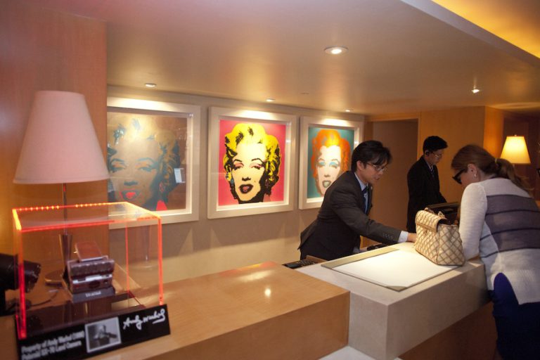 Andy Warhol - Revolver Gallery L'Ermitage Exhibit