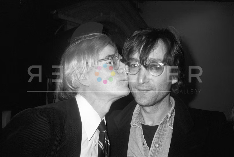 Andy Warhol Kissing John Lennon, 1978. Photo by Christopher Makos.